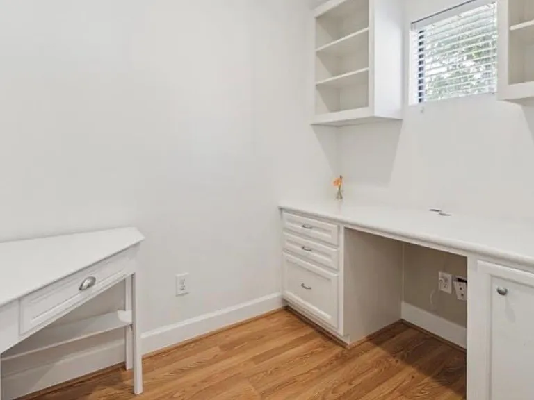 650 Westcross St #3 — Photo 3