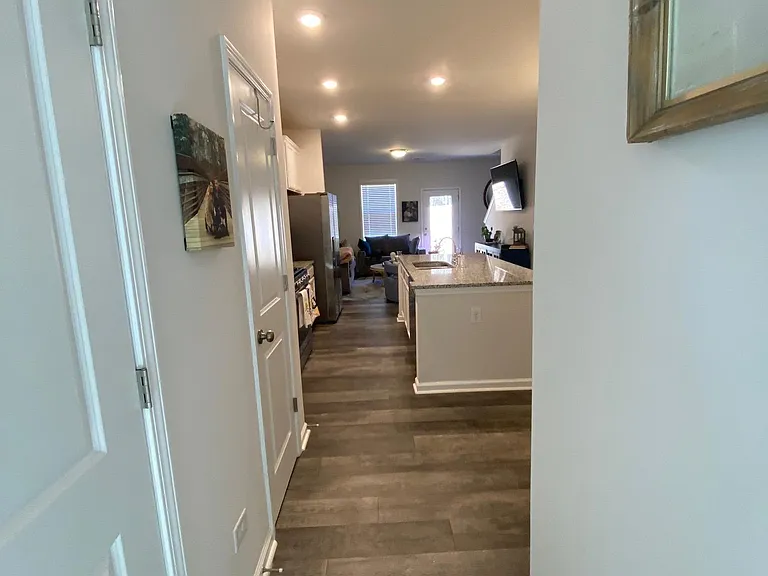 106 Crestwind Dr — Photo 4