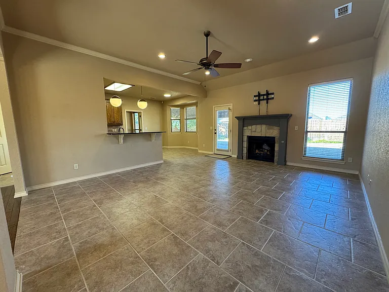 610 Benelli Dr — Photo 4