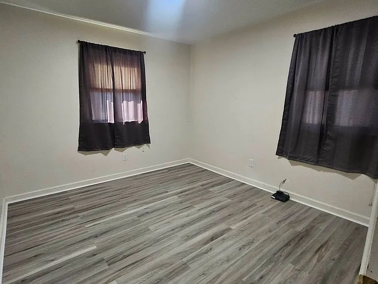 129 Tucker Cir — Photo 9
