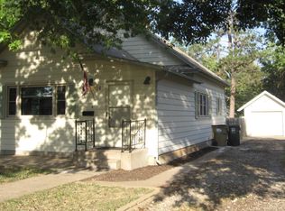 314 E Ave S, Lyons, KS 67554