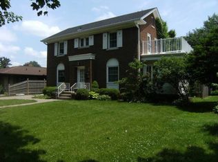 2410 27th St, Moline, IL 61265