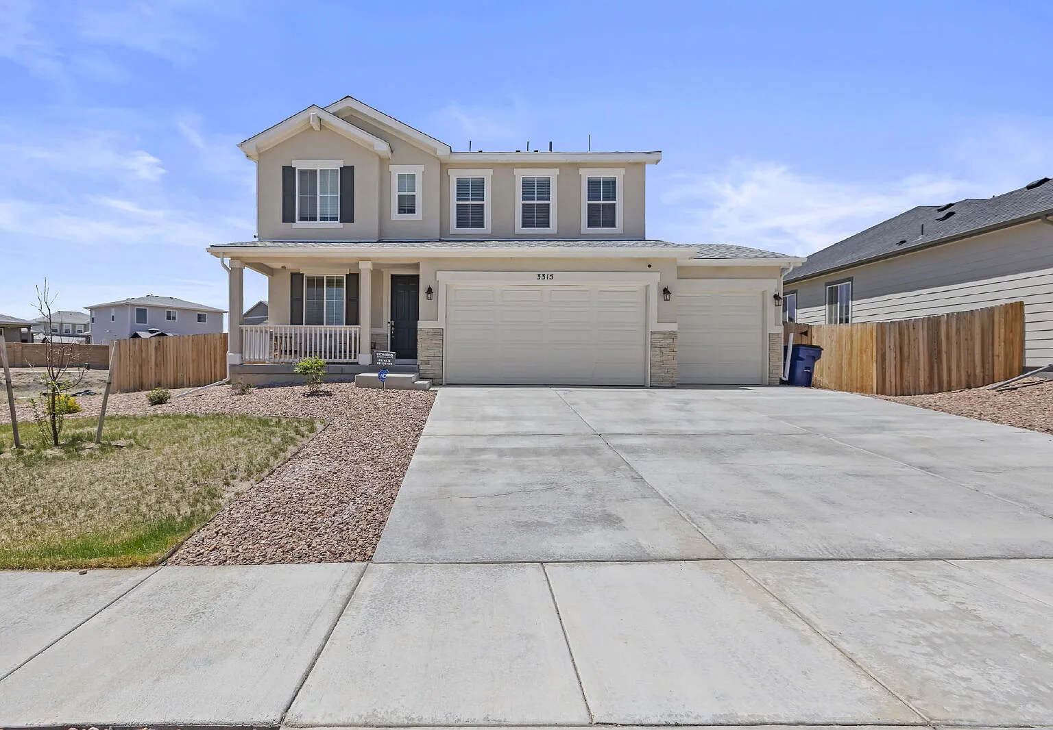4 bed, 2.5 bath, 2223 sqft, $2,500 — Photo 1