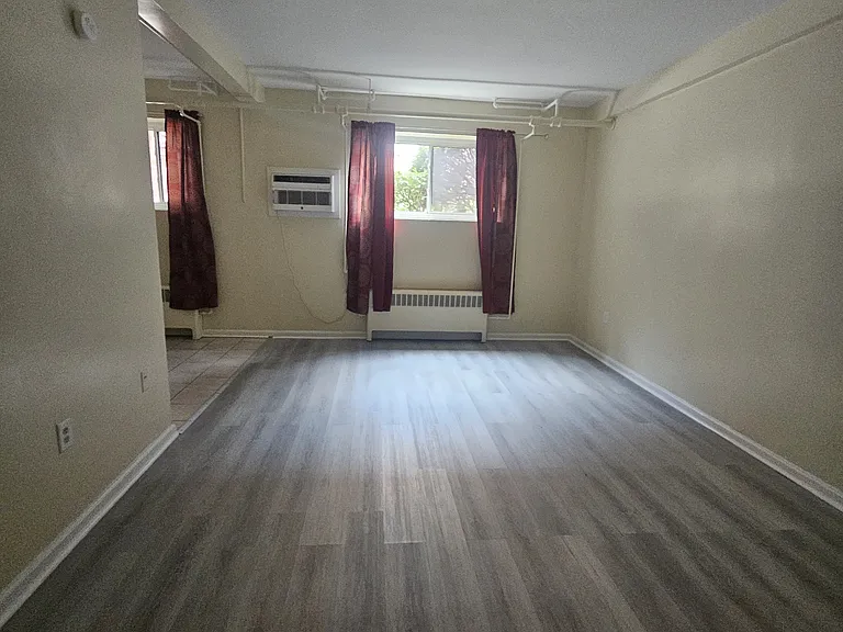570 Whitney Ave #S2 — Photo 11