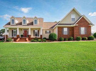 60 Berkshire Ln, Albertville, AL 35950