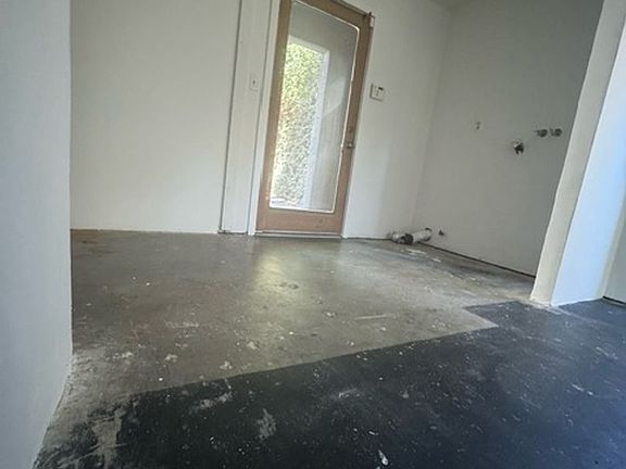 2nd image of 844 Milwood Ave #1/2