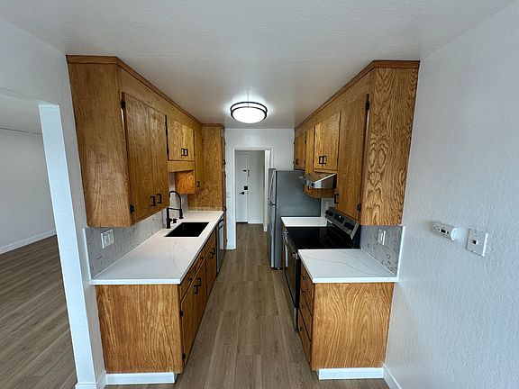 4th image of 2425 Macarthur Blvd APT 37