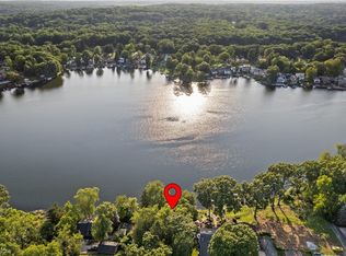 Snow V L Ave, Akron, OH 44319