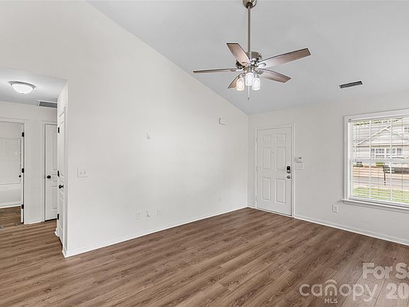 4th image of 1679 Clemmon Sanders Cir