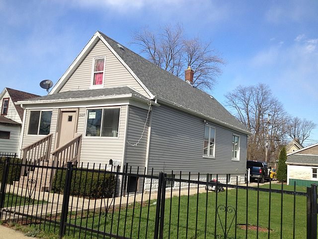2nd image of 15639 Emerald Ave