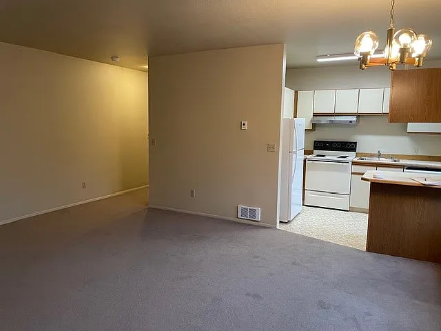 8509 Greenwood Ave N #10 — Photo 2