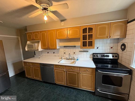 5th image of 929 Radcliffe Rd