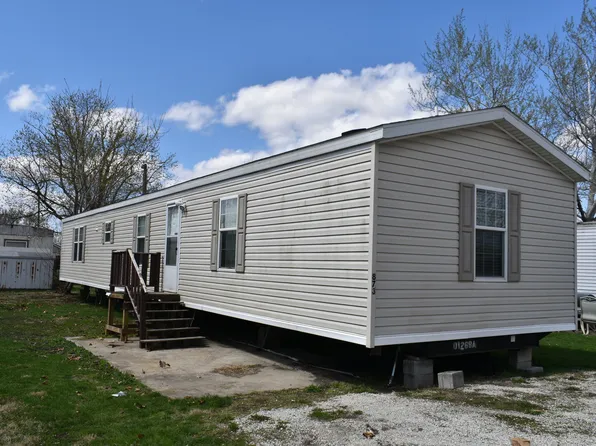475 E Jefferson St #8, El Paso, IL 61738