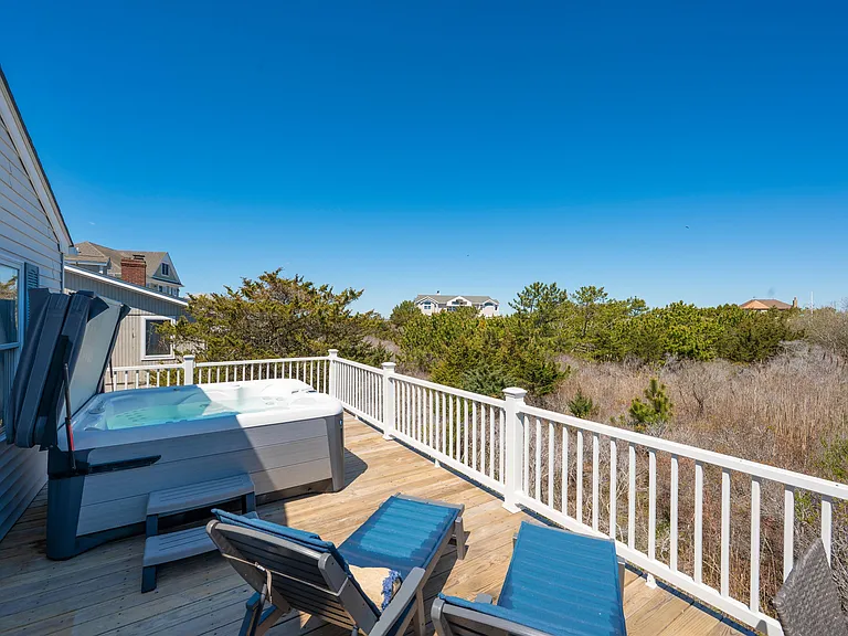 898 Dune Rd — Photo 25