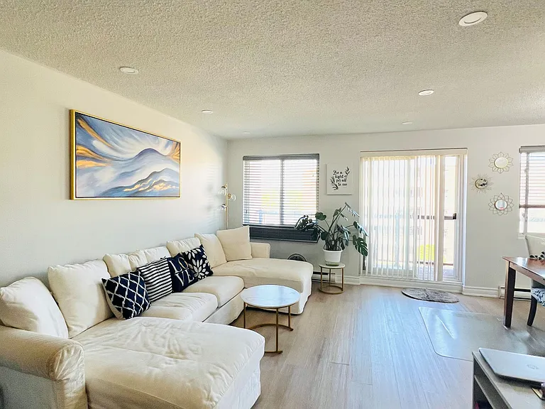 131 Taunton Rd E #409 — Photo 6