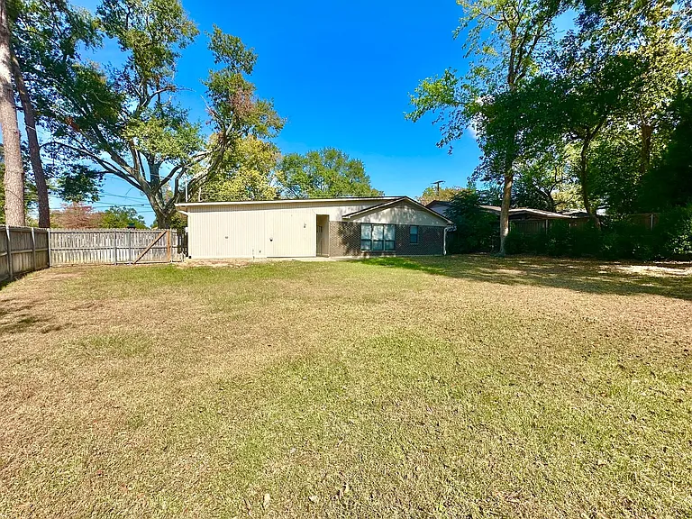2725 Amy Ln — Photo 23