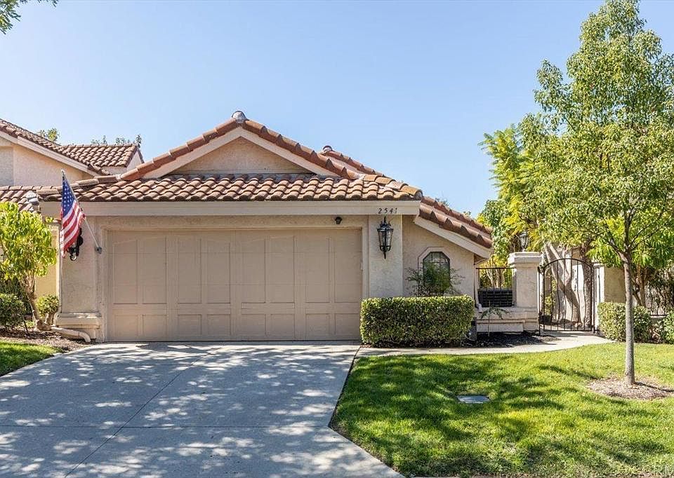 1st image of 2541 Holly Valley Dr