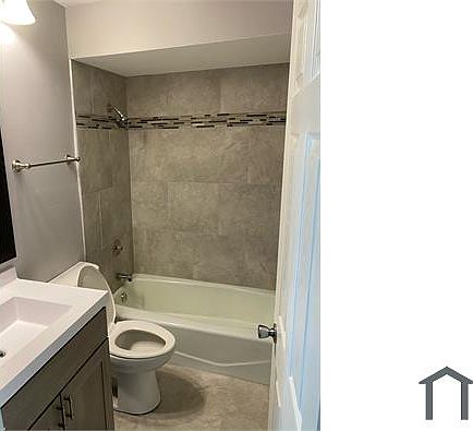 4th image of 4132 193rd St #271