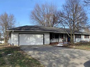 106 W 4th St, Hoyt, KS 66440