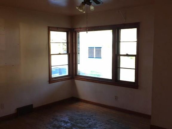 5th image of 212 72nd St