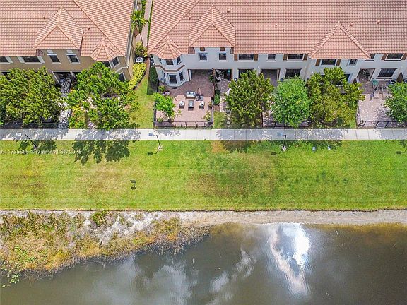 4th image of 10139 Wellington Parc Dr #10139