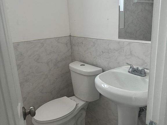 5th image of 3292 SW 7th St