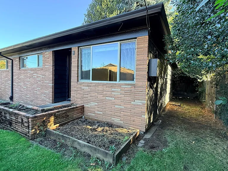4020 SE Pardee St — Photo 8