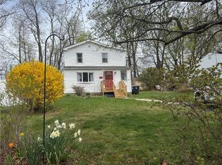 159 Iroquois Rd, Cumberland, RI 02864