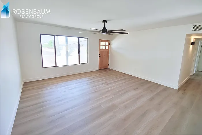 7321 E Coronado Rd — Photo 2