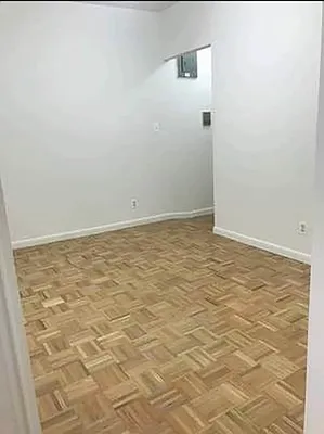 Rented by M.Grossman R.E. Management | media 8