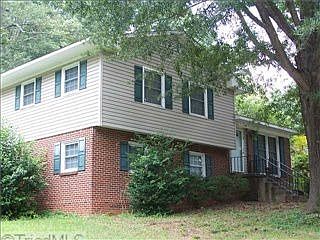 2nd image of 1211 Cliffwood Dr