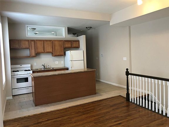 3rd image of 2929 Missouri Ave #2