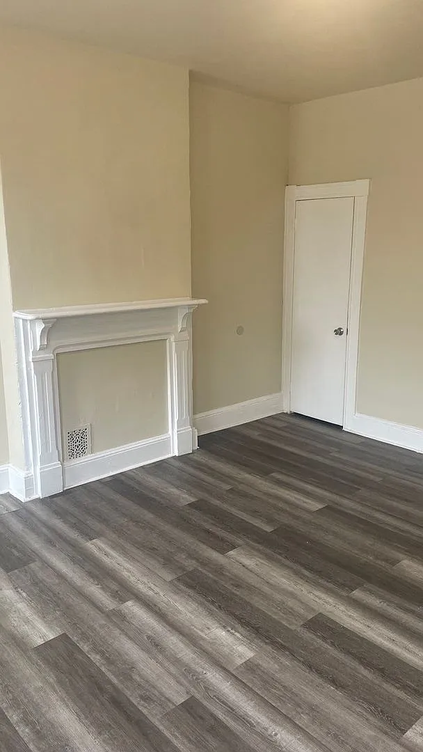 2406 Druid Hill Ave — Photo 4