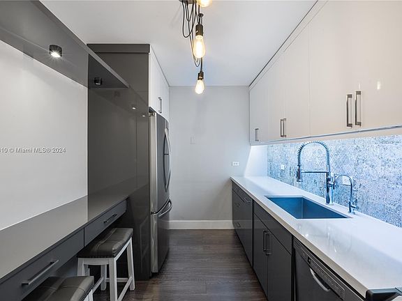 5th image of 401 69th St APT 212