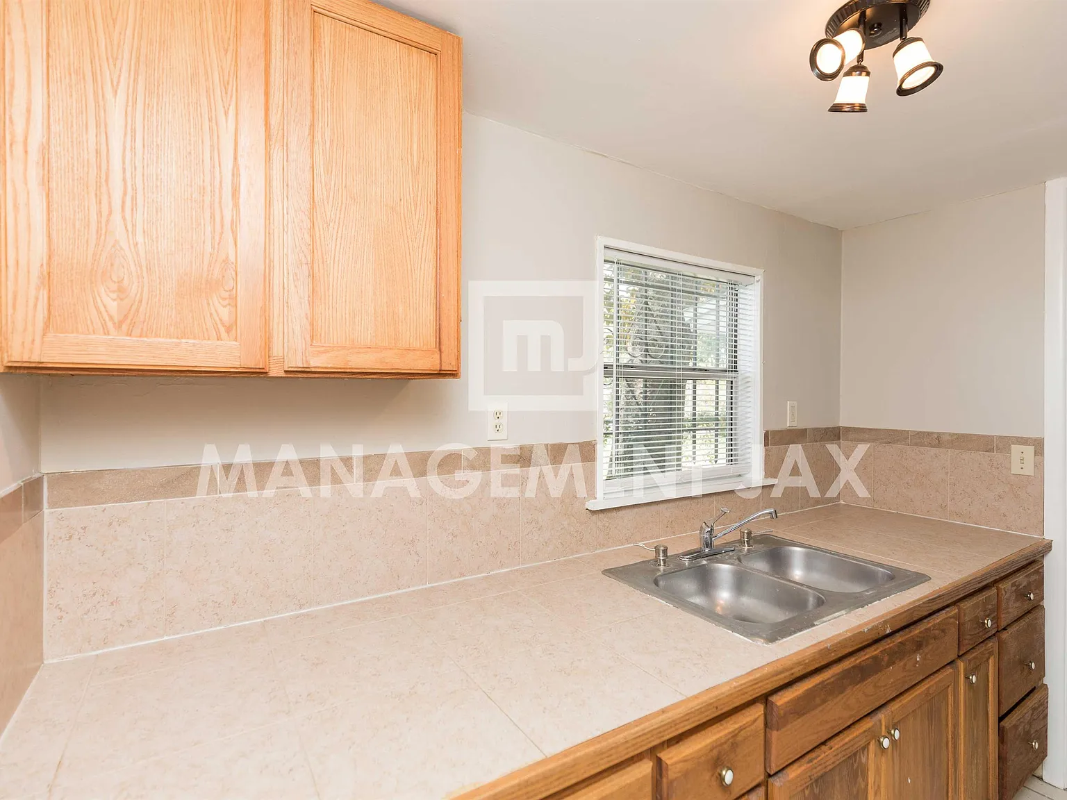 1458 Royal Court Lane (Matyar LLC) - 1 — Photo 4