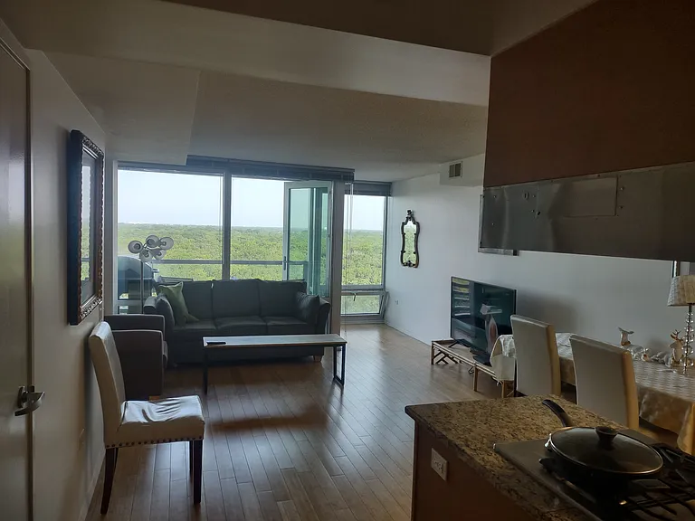 9655 Woods Dr #Townhouse 14 — Photo 15