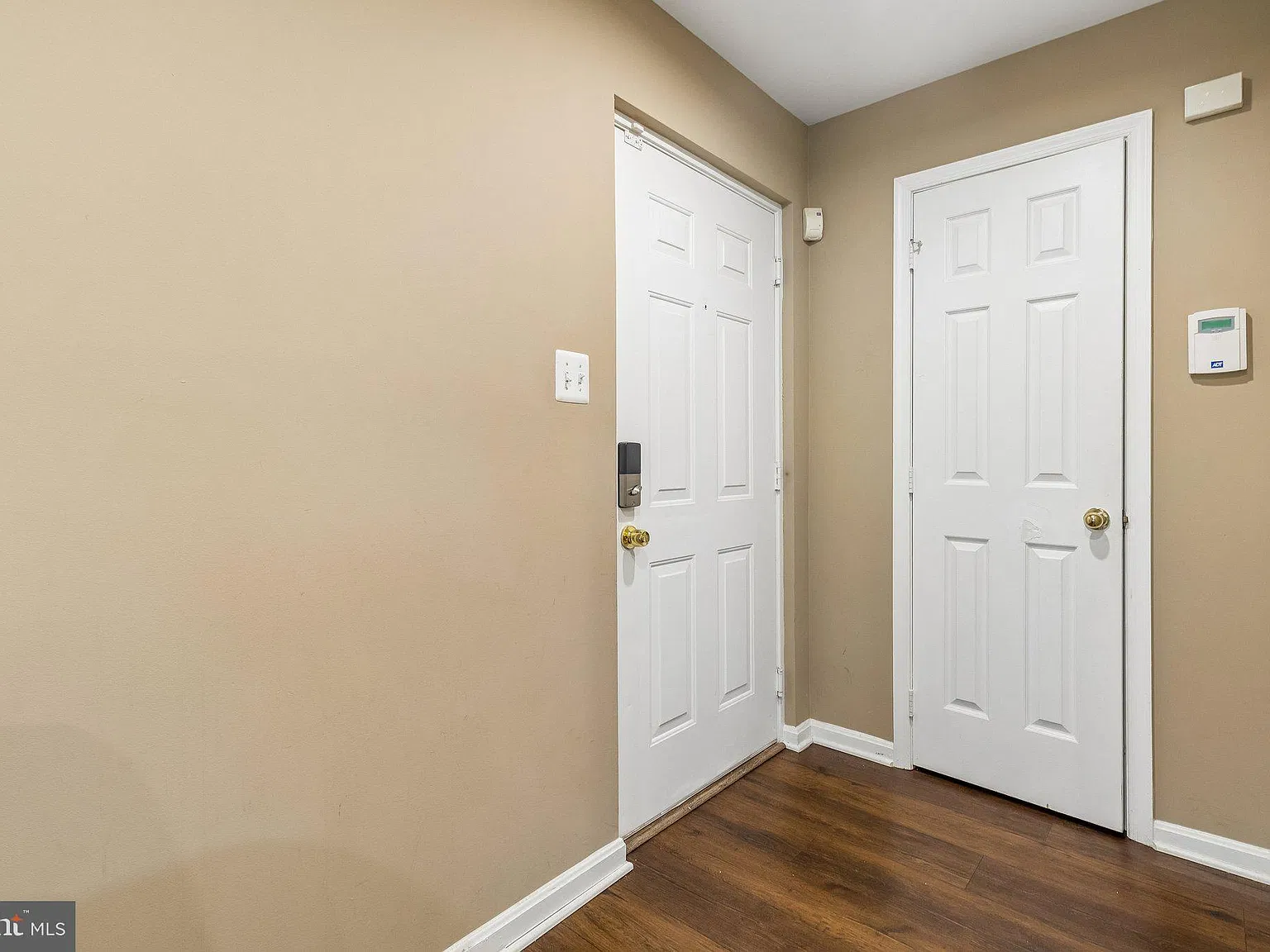 Rosecroft Commons Condo — Photo 2