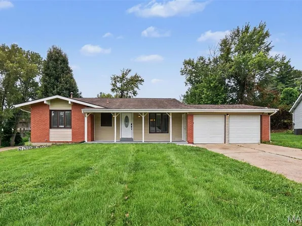 3 Wickham Fen Rd, Florissant, MO 63033