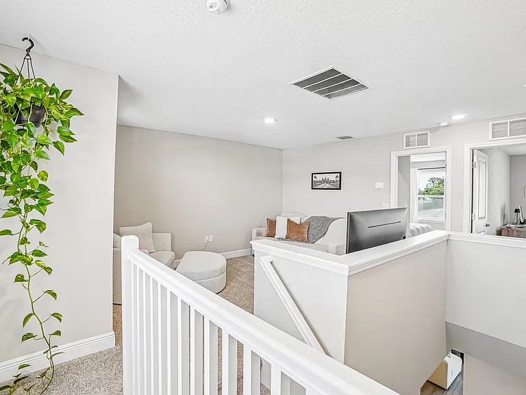 5282 Neil Dr — Photo 12