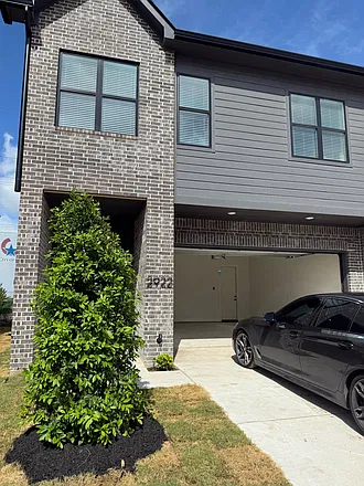 4 bed, 4.5 bath, 2060 sqft, $3,400 — Photo 1
