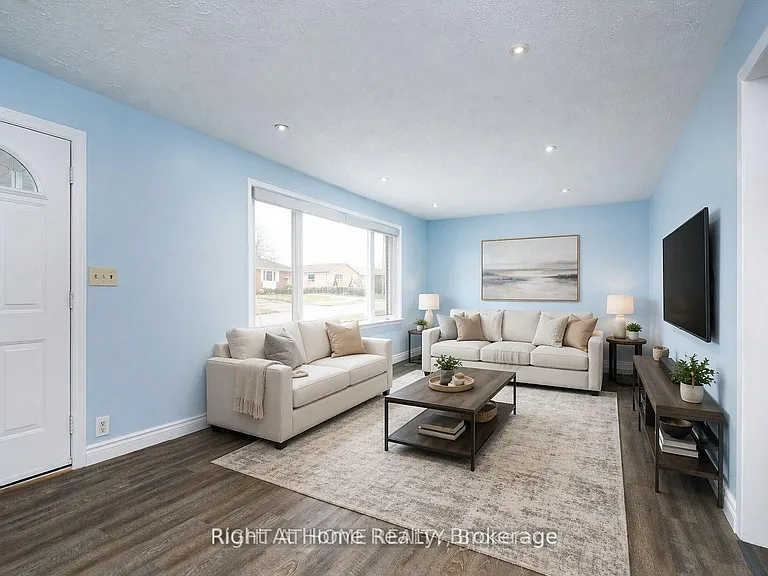 322 Jasper Ave — Photo 2