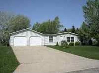 205 N Tepee Dr, Warsaw, IN 46582