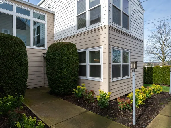 15711 NE Beech St, Portland, OR 97230