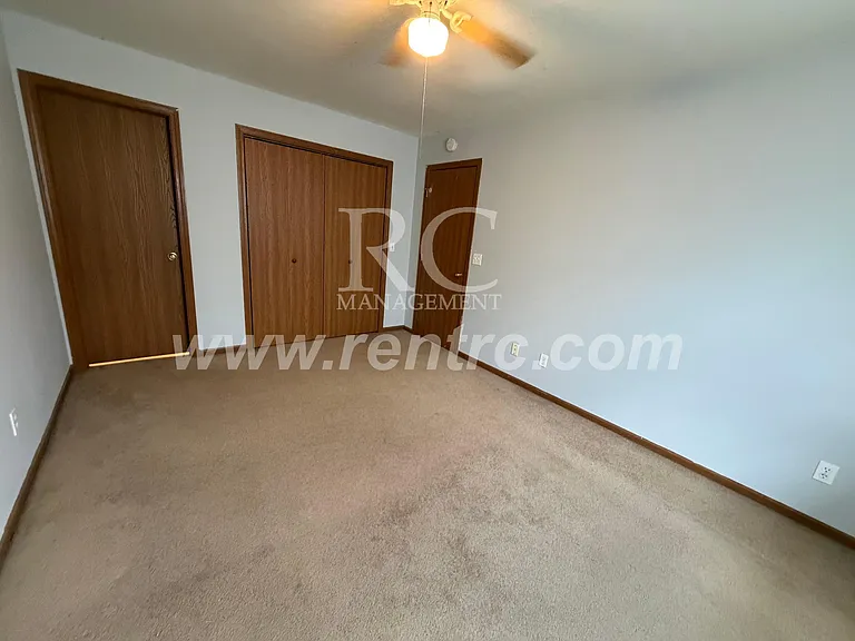 712 W Elm St #W — Photo 13