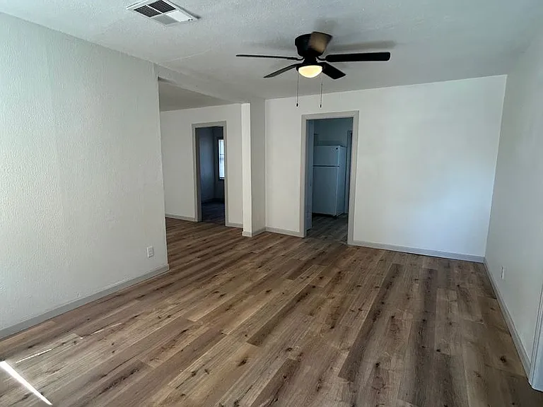 1529 NW Smith Ave — Photo 3