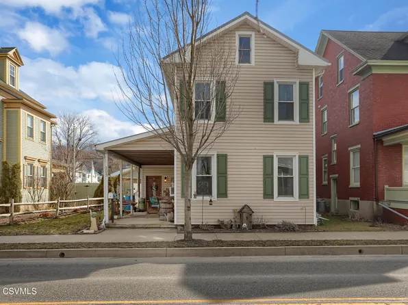 209 Chestnut St, Mifflinburg, PA 17844
