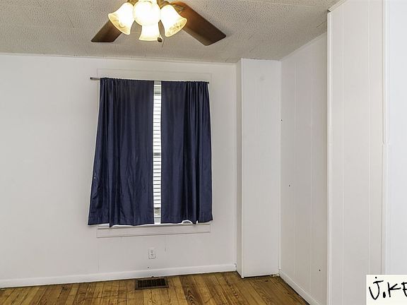 5th image of 117 Hill St
