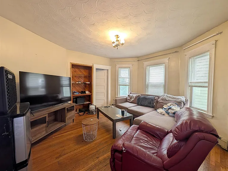 33 Rogers Ave #2 — Photo 4