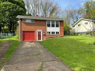 426 Valley View Dr, Monroeville, PA 15146