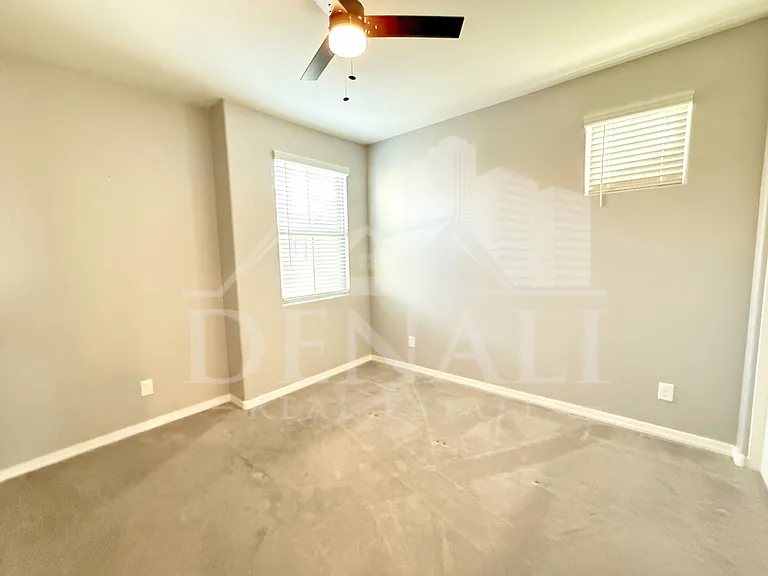 731 W Winchester Dr — Photo 20